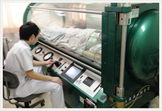 高気圧酸素治療室業務の様子