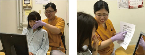 顔面マッサージの様子